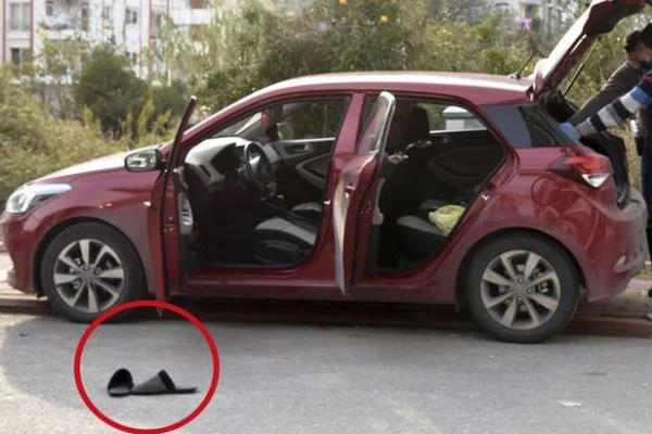 Polisi gördü, terlikleri bırakıp kaçtı