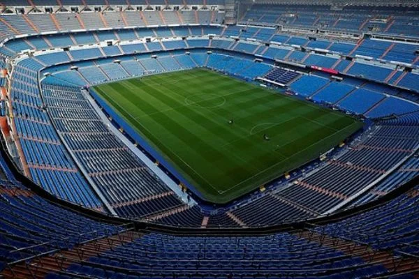 River Plate ve Boca Juniors, Bernabeu'da oynamaya karşı