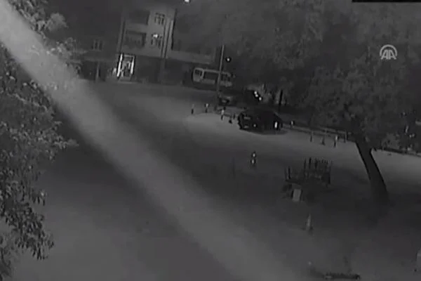 Sakarya'da sokak ortasında silahlı çatışma