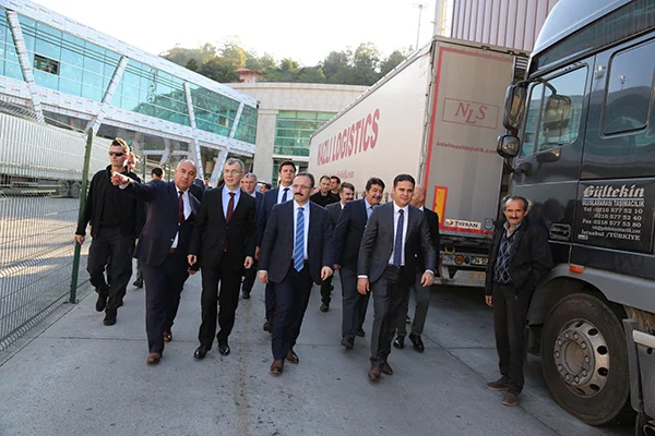 'Sarp Sınır Kapısı'ndan bu yıl 6 milyon yolcu giriş çıkış yaptı'