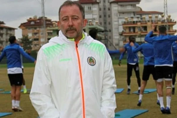 Sergen Yalçın: İlk yarıda 20 puan barajını yakalamamız lazım