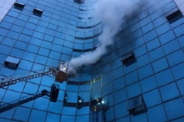 Şişli'de bir iş merkezinde yangın