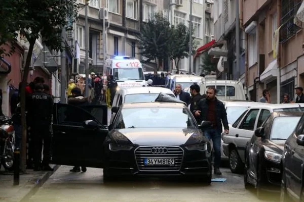 Şişli'de lüks otomobildekilere silahlı saldırı