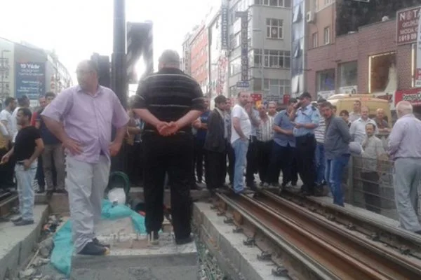 Sultangazi'de korkutan tramvay kazası!