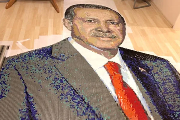 Tam 85 bin mozik taşla Erdoğan'ın portresini yaptı