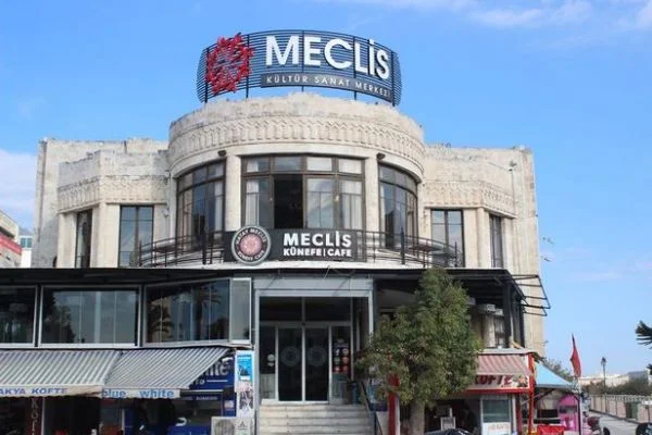 Tarihi Hatay Meclisi köfteci-künefeci oldu