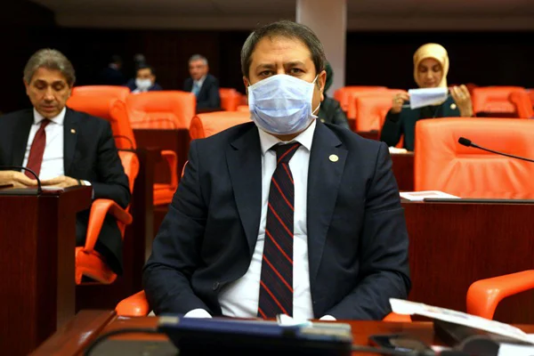 TBMM'den lösemili çocuklara destek! Maske taktılar