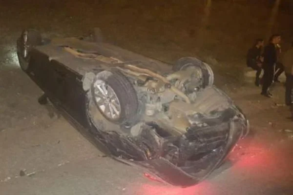 TEM'de arkasındaki aracın çarptığı otomobil takla attı