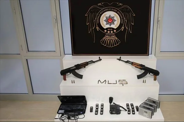 Terör operasyonunda silah ve mühimmat ele geçirildi