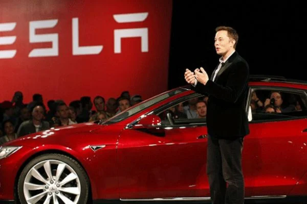 Tesla'dan Çin'deki otomobillere indirim