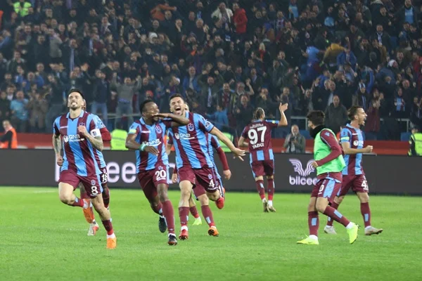 Trabzonspor, Fenerbahçe'yi yendi