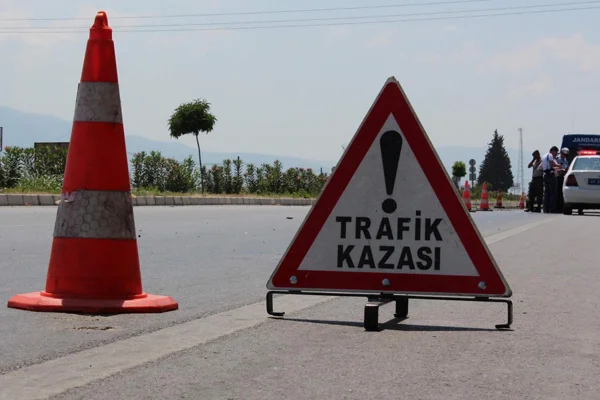 Trafik kazasında yaralanan kadın polis hayatını kaybetti