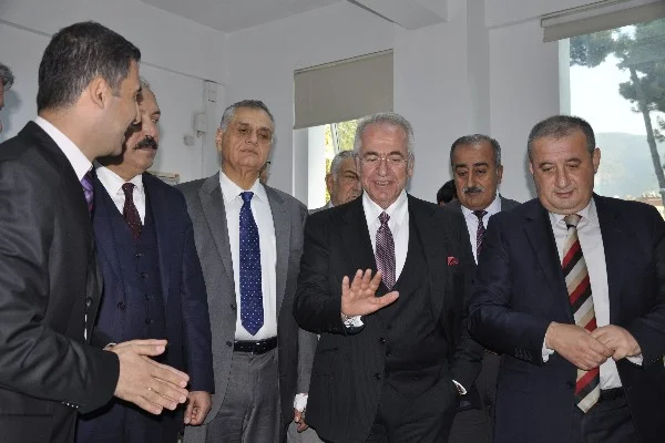 TÜSİAD Başkanı Bilecik, adını taşıyan liseyi ziyaret etti