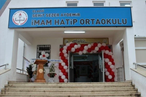 Uzman çavuşun adı şehit olduğu okula verildi