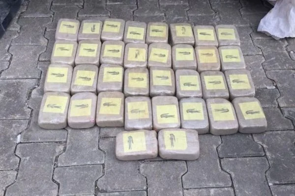 Van'da zehir tacirlerine operasyon