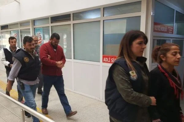 Yunanistan'a kaçmak isteyen 4 terör şüphelisi İzmit'te yakalandı