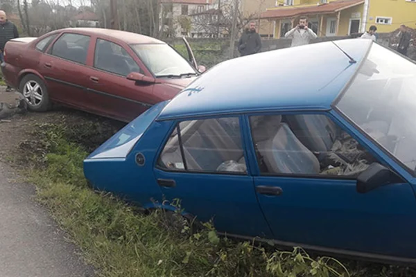 Zonguldak'ta İki araç kanala uçtu: 1 yaralı
