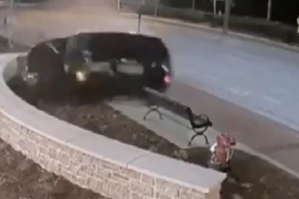 170 km hızla polis karakoluna girdi