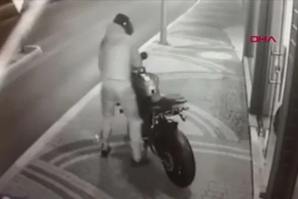 25 bin TL'lik motosikleti çaldılar