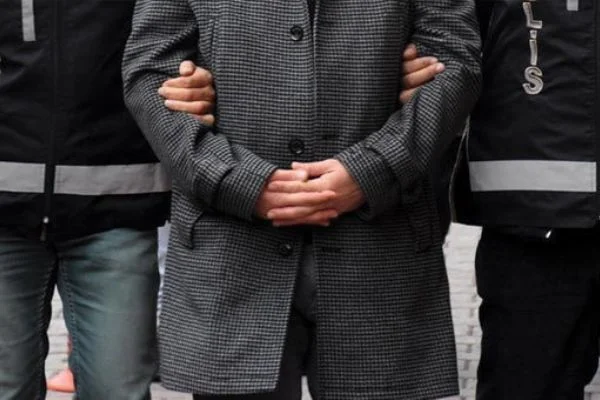 6 ilde FETÖ operasyonu: 10 muvazzafa gözaltı