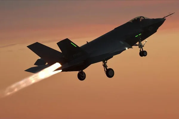 ABD Irak'ın Mahmur ilçesinde DEAŞ hedeflerini vurdu