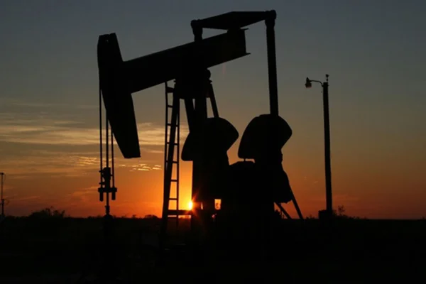 ABD'nin ham petrol stokları azaldı