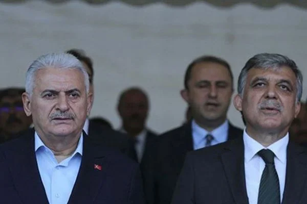 Abdullah Gül'den Binali Yıldırım'a tebrik telefonu
