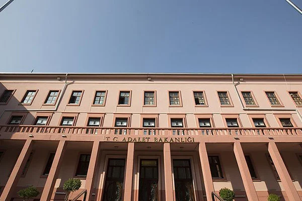 Adalet Bakanlığına 35 personel alınacak