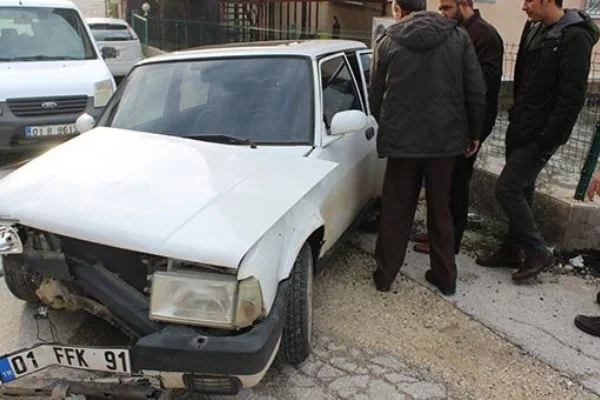 Adana'da film gibi kovalamaca! Kaza yapınca yakalandılar
