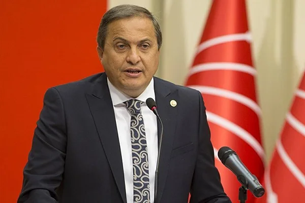 'Adayımız partimizin rozetini takmak zorunda'