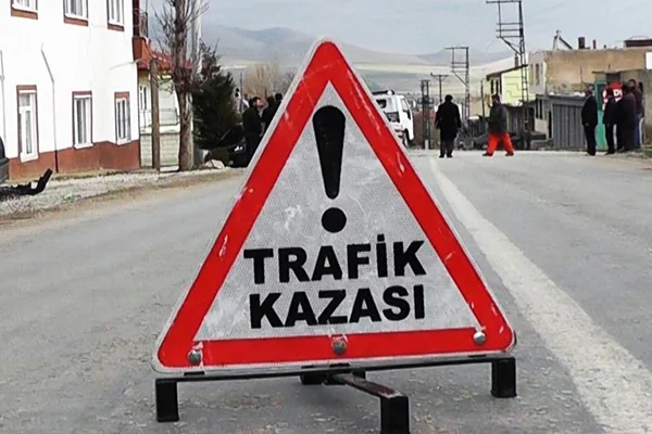 Aksaray'da yolcu otobüsü ile otomobil çarpıştı: 3 yaralı