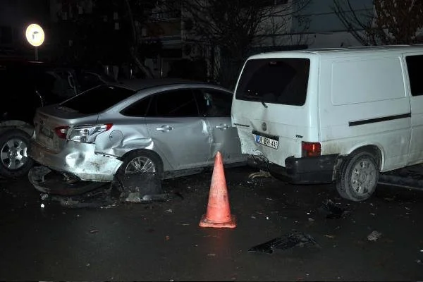 Ankara'da alkollü sürücü 9 araca çarptı