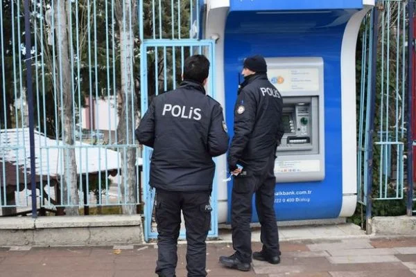 Annesini öldüren oğlunu hiç satın alınmayan kalp ilacı ele verdi