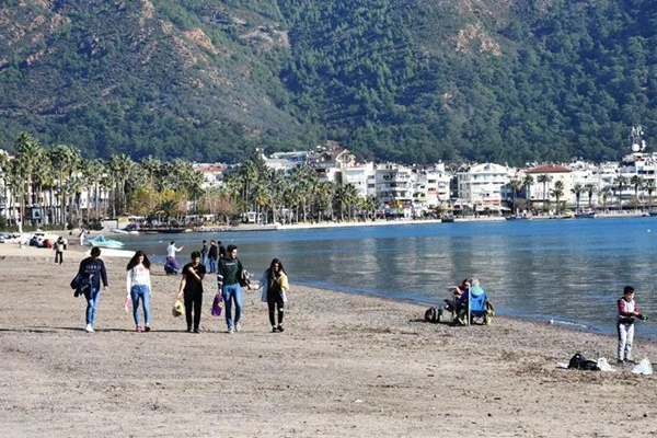 Aralık ayında denize girdiler