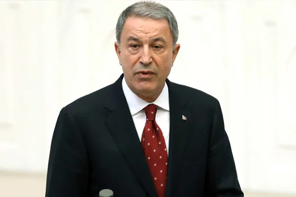 Bakan Akar: ABD'nin verdiği silahlar YPG'de kalacak diye bir şey yok