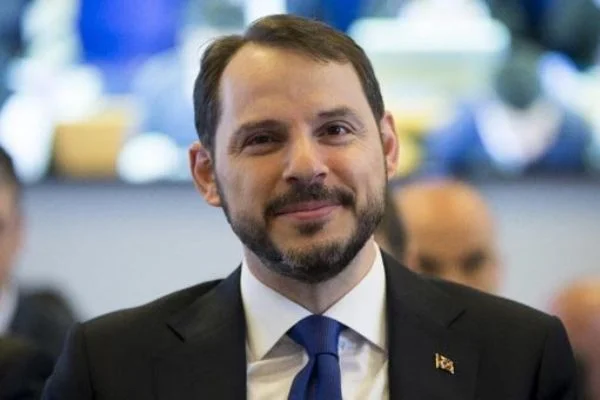 Bakan Berat Albayrak'tan yeni yıl mesajı