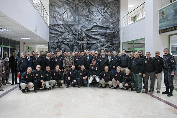Bakan Soylu gaziler ve yakınlarıyla bir araya geldi