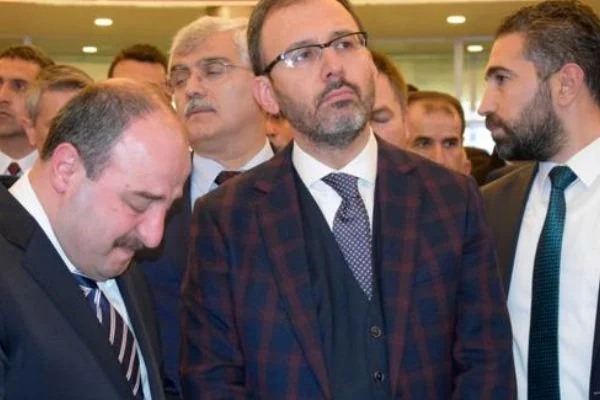 Bakan Varank gözyaşlarına hakim olamadı
