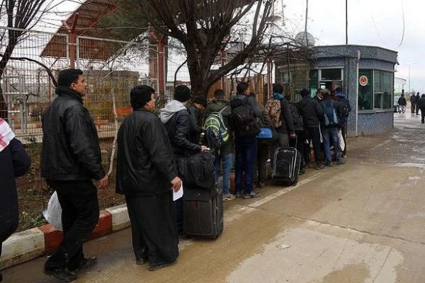 Bayram ziyaretine giden 3 bin Suriyeli ülkelerinde kaldı