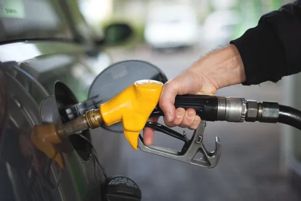 Benzin ve motorine yeni indirim