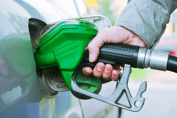 Benzine ve motorine indirim geliyor