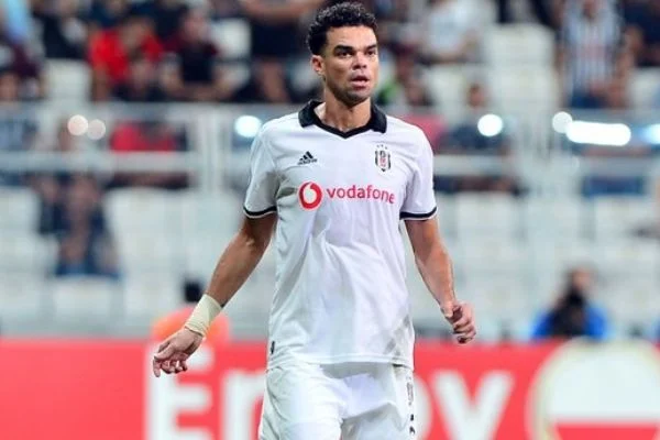 Beşiktaş, Pepe'yi KAP'a bildirdi