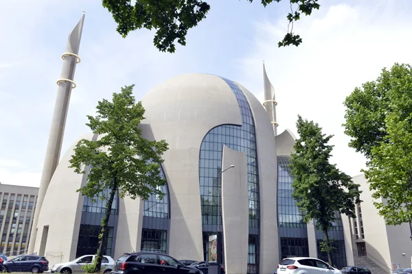 Bild gazetesine 'Köln Merkez Camisi' tepkisi