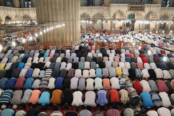 Bugün cuma namazı saat kaçta kılınacak? Cuma namazı vakitleri