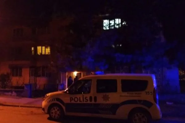 Bursa'da bir öğretmen, evinde iple asılı halde ölü bulundu
