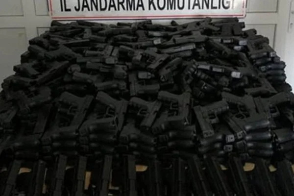 Büyük operasyonda cephanelik ele geçirildi