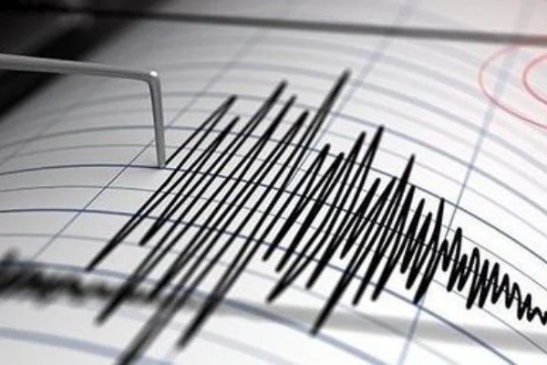 Çin'deki deprem kameralara böyle yansıdı