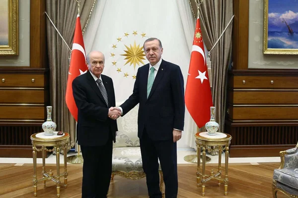 Cumhur İttfakı'nda karşılıklı jestler