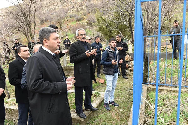 'Daha bir aylık, ismi konulmamış evladımızı diri diri yaktılar'