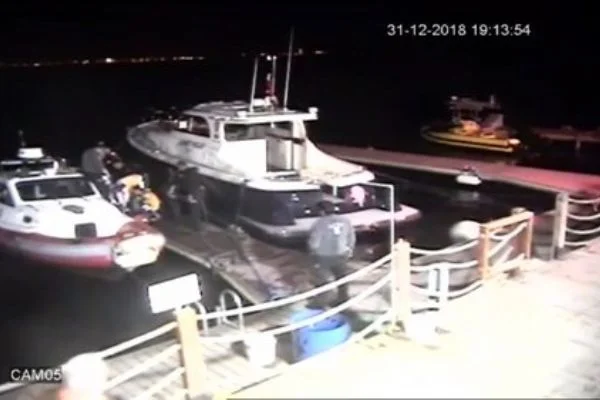 Denize düştü, 30 dakika sonra hayata döndürüldü
